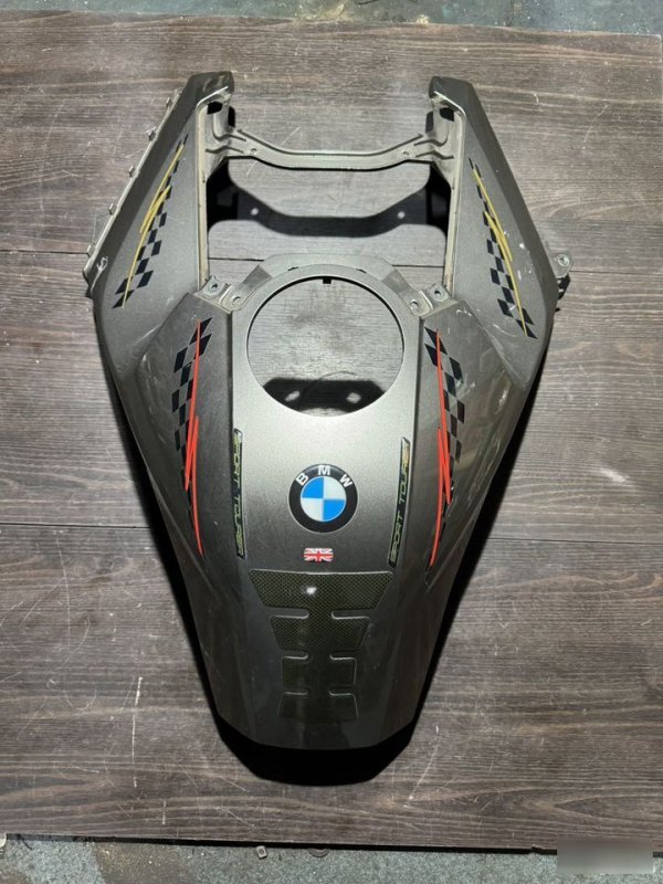 Пластик бака BMW K1300GT — фото 1