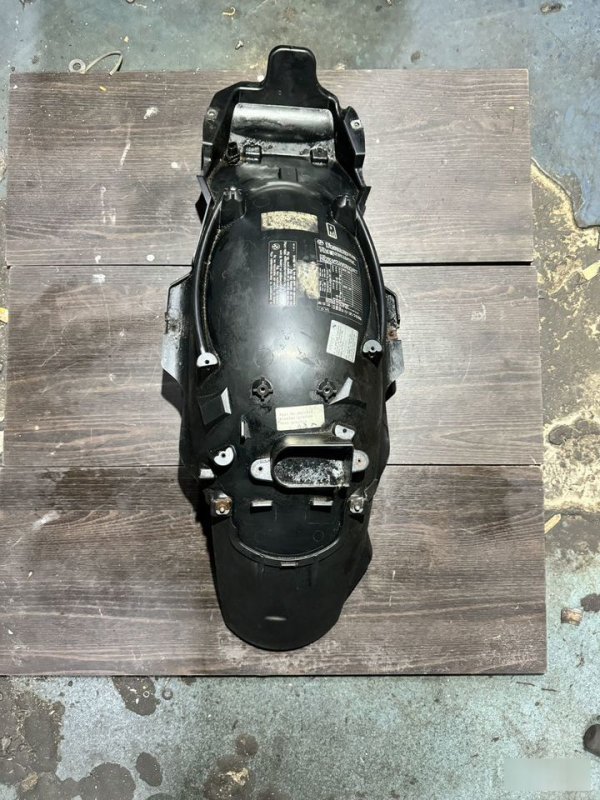 Пластик подрамника BMW R1200RT 2005-2013 — фото 1