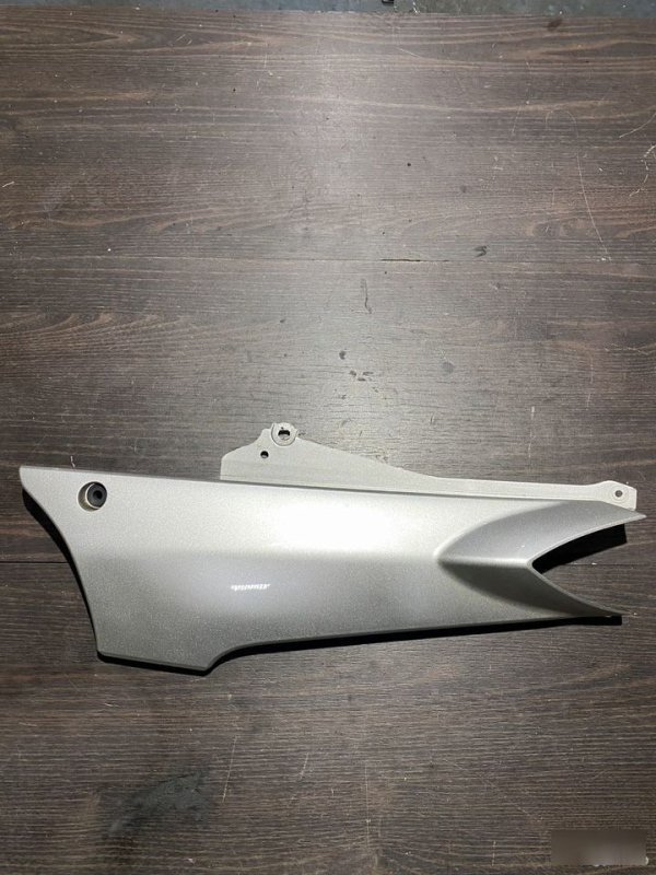 Накладка Лев. Yamaha FJR1300 — фото 1