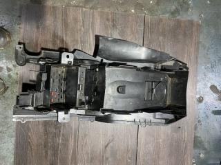 Пластик подрамника Suzuki DL650 V-strom  б/у