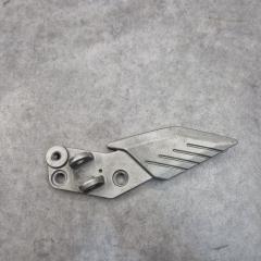 Кронштейн подножки Перед. Лев. Kawasaki GTR1400 2007 б/у