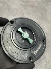 Лючок бензобака Kawasaki ER6 2012-2016 — фото 3